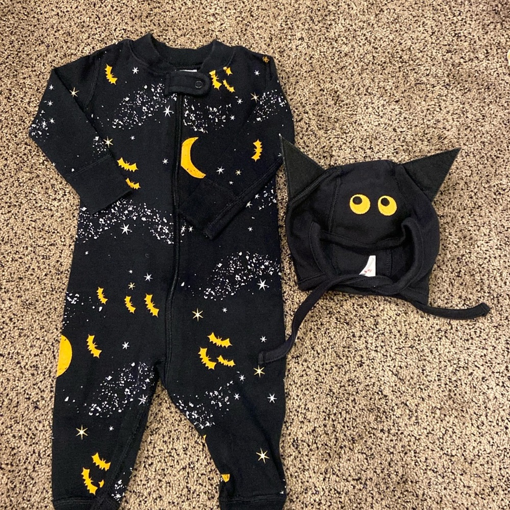 Hanna Andersson pajamas starry night with hat.